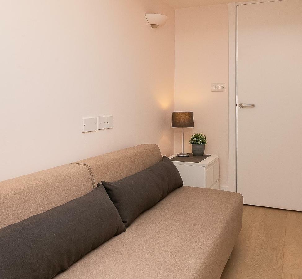 Apartment With Private Patio, And Park Across The Road (Adults Only) London Ngoại thất bức ảnh